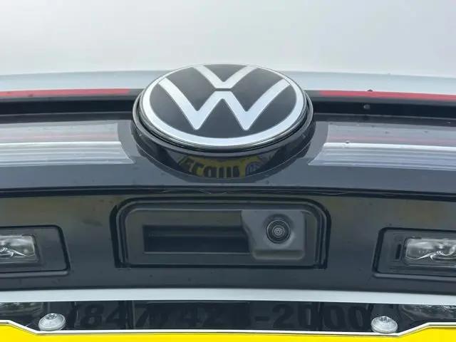 2026 Volkswagen Taos SE Black