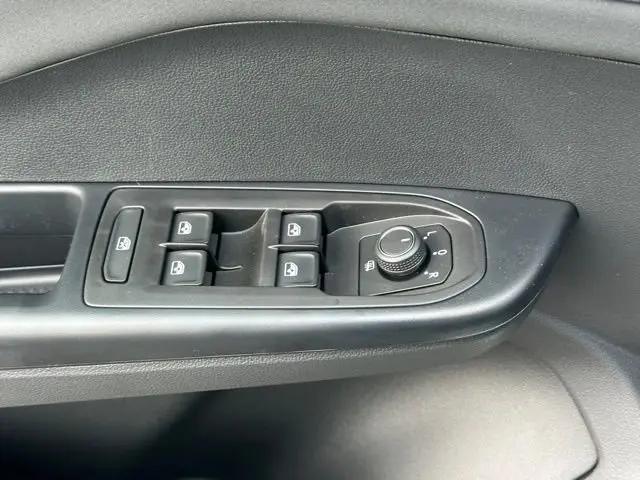 2026 Volkswagen Taos SE Black