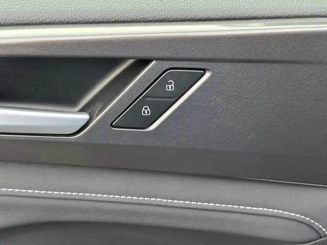 2026 Volkswagen Taos SE Black
