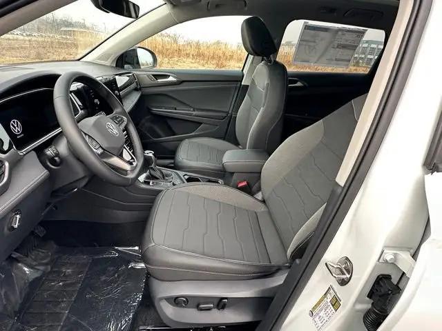 2026 Volkswagen Taos SE Black