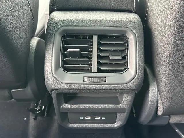 2026 Volkswagen Taos SE Black