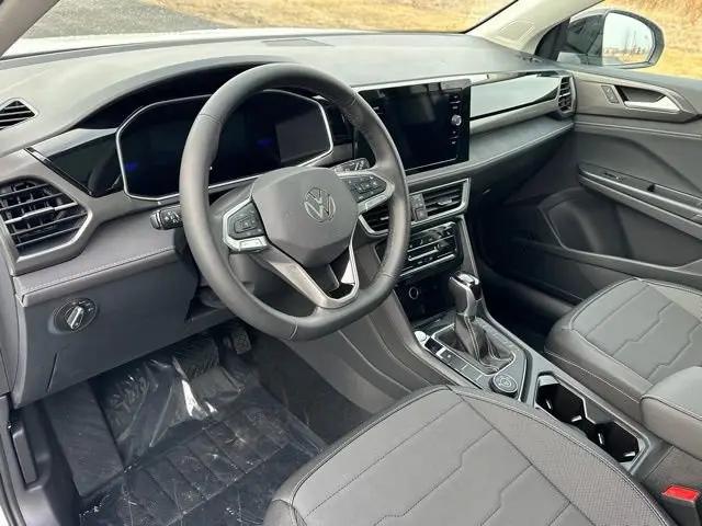 2026 Volkswagen Taos SE Black