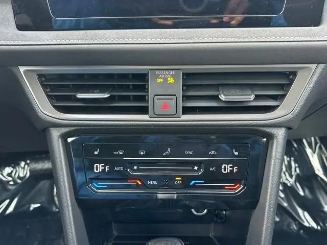 2026 Volkswagen Taos SE Black