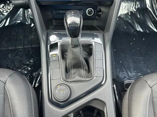 2026 Volkswagen Taos SE Black