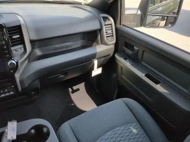 2026 Ram 2500 Black Express Crew Cab 4x4 64 Box