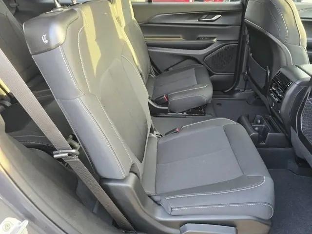 2026 Jeep Grand Cherokee L Altitude 4x4