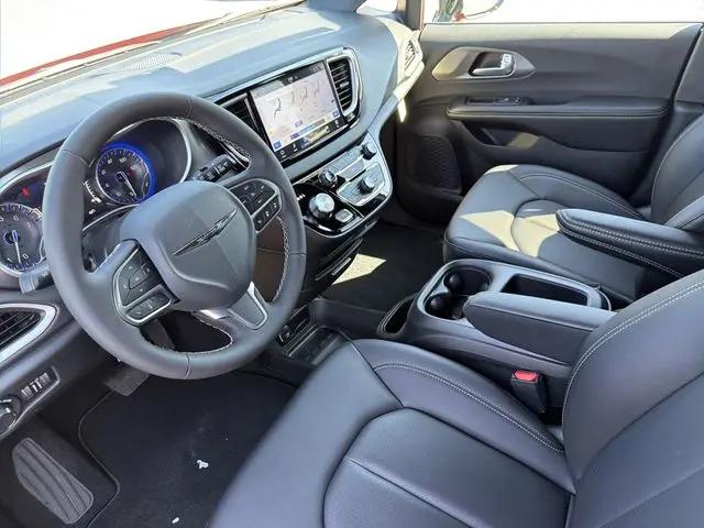 2026 Chrysler Voyager LX