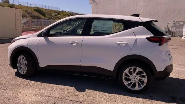 2027 Chevrolet Bolt LT FWD