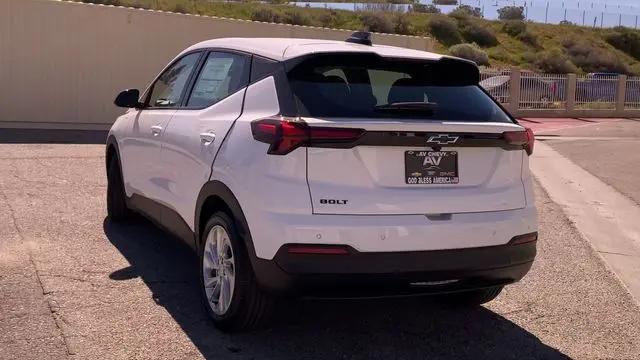 2027 Chevrolet Bolt LT FWD