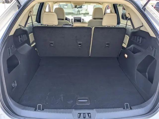 2023 Ford Edge SE