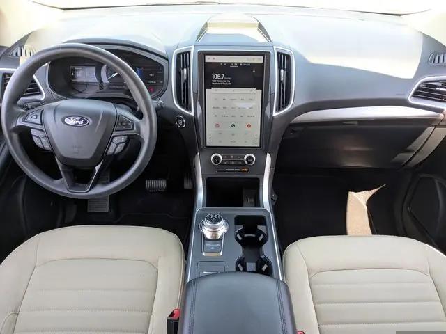 2023 Ford Edge SE