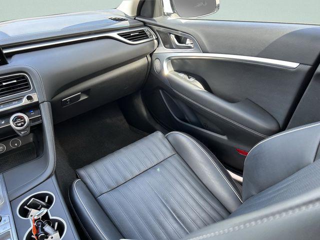 2022 Genesis G70 2.0T RWD