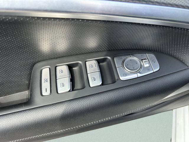 2022 Genesis G70 2.0T RWD