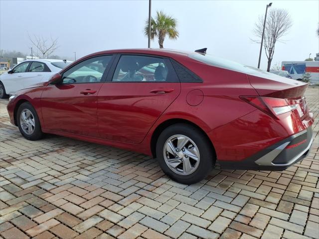 2025 Hyundai Elantra SE