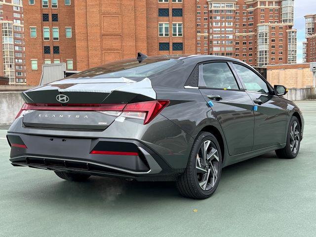 2026 Hyundai Elantra Hybrid Limited