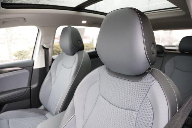 2025 Volkswagen Tiguan 2.0T SE