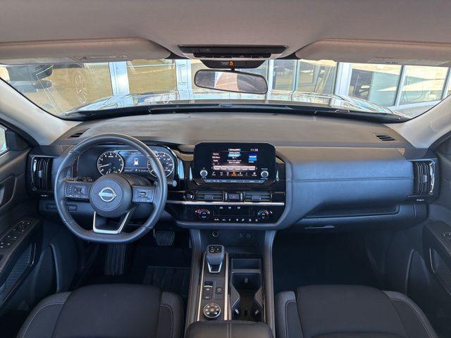 2025 Nissan Pathfinder SV 4WD