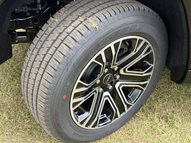 2026 Jeep Grand Wagoneer 4x2