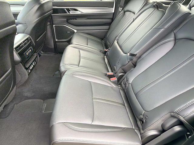 2026 Jeep Grand Wagoneer 4x2