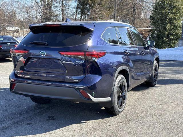 2022 Toyota Highlander Hybrid XLE