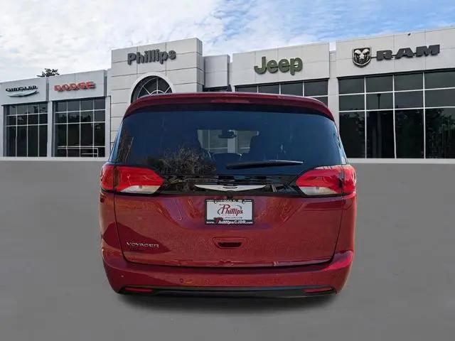 2026 Chrysler Voyager LX