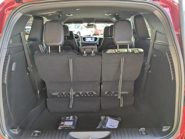 2026 Chrysler Voyager LX