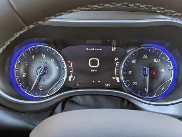 2026 Chrysler Voyager LX