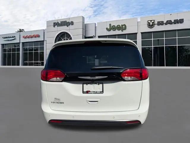 2026 Chrysler Voyager LX
