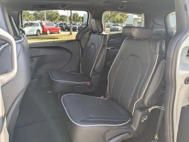 2026 Chrysler Pacifica Limited AWD
