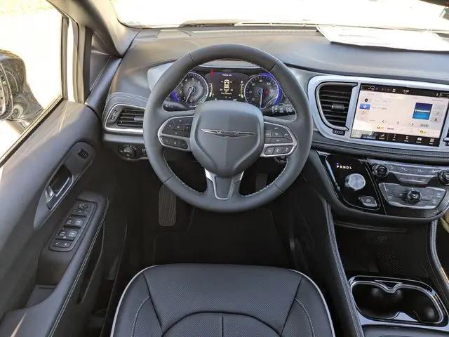 2026 Chrysler Pacifica Limited AWD