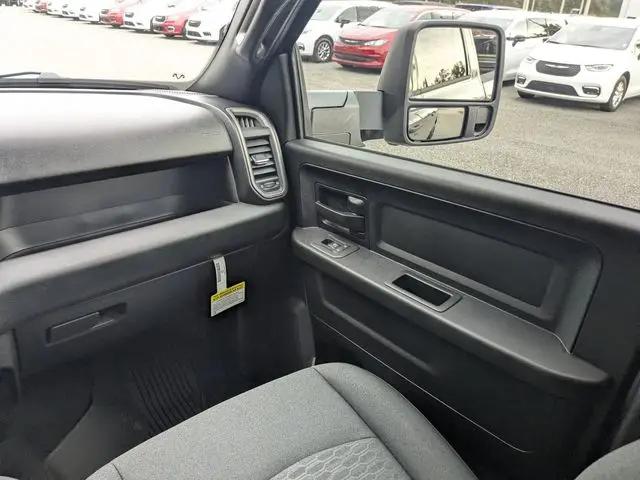 2026 Ram 2500 Black Express Crew Cab 4x4 6'4" Box