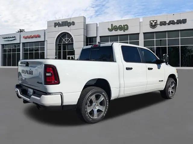 2026 Ram 1500 Express Crew Cab 4x4 5'7" Box
