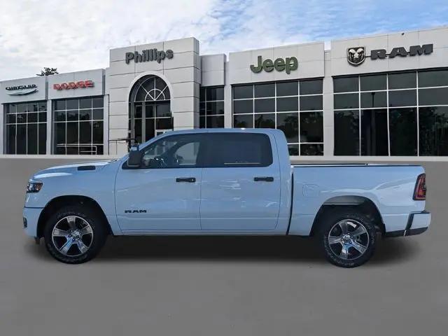 2026 Ram 1500 Express Crew Cab 4x4 5'7" Box