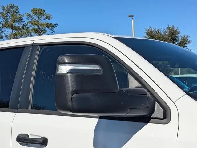 2026 Ram 1500 Express Crew Cab 4x4 5'7" Box