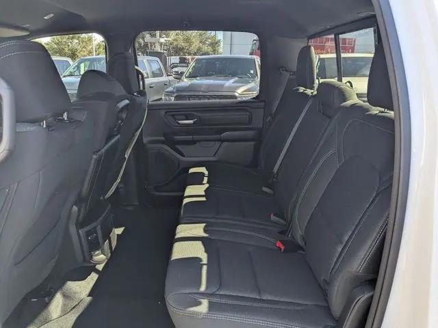 2026 Ram 1500 Express Crew Cab 4x4 5'7" Box