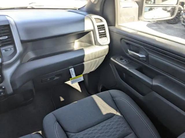 2026 Ram 1500 Express Crew Cab 4x4 5'7" Box
