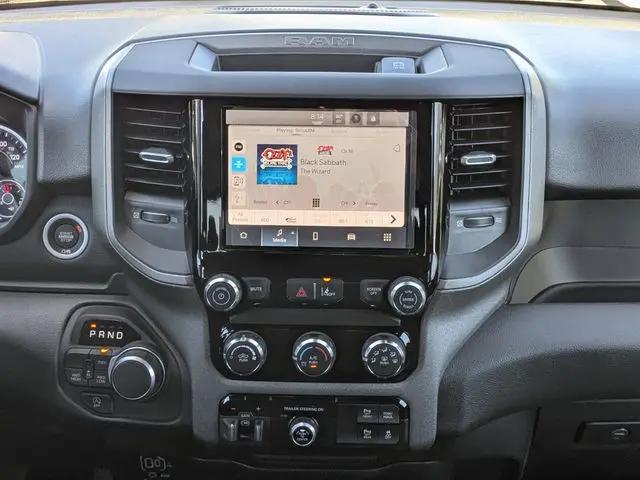 2026 Ram 1500 Express Crew Cab 4x4 5'7" Box