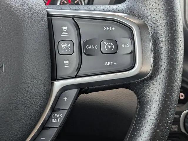 2026 Ram 1500 Express Crew Cab 4x4 5'7" Box
