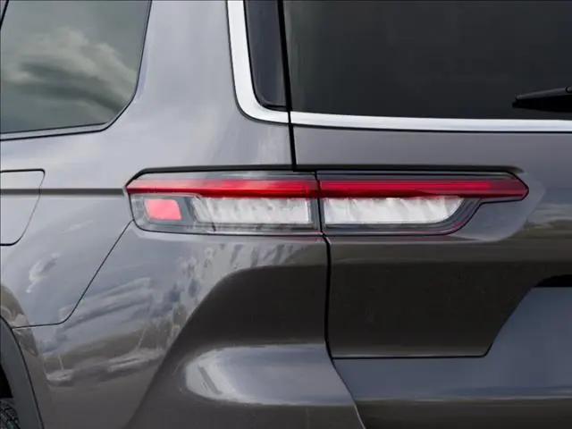 2026 Jeep Grand Cherokee L Laredo 4x2