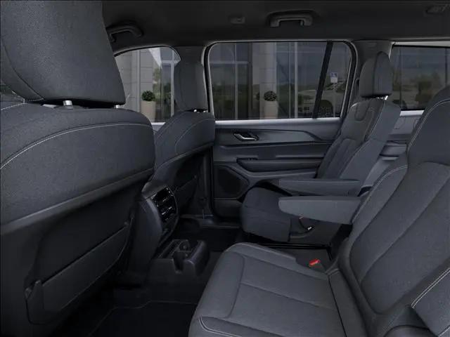 2026 Jeep Grand Cherokee L Laredo 4x2