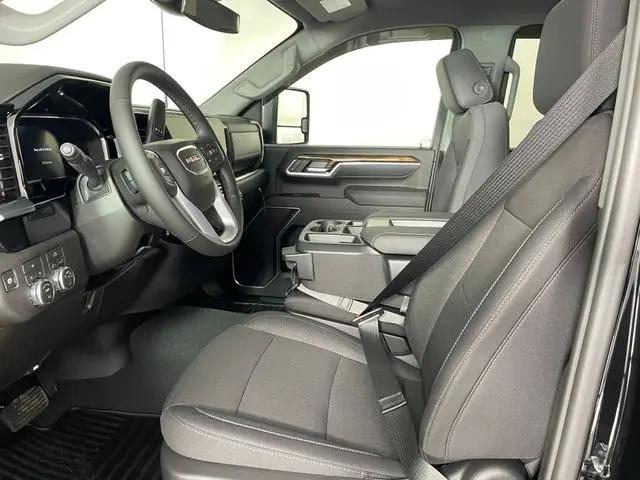 2026 GMC Sierra 2500HD Crew Cab, Standard Bed, SLE, 4WD