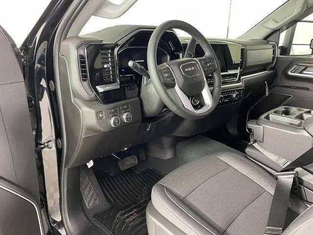 2026 GMC Sierra 2500HD Crew Cab, Standard Bed, SLE, 4WD