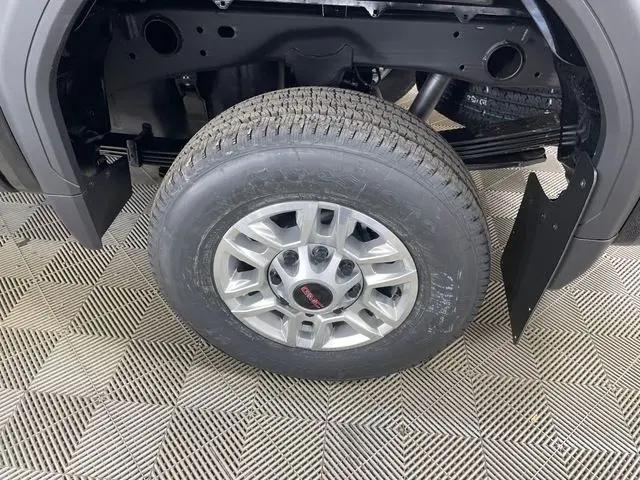 2026 GMC Sierra 2500HD Crew Cab, Standard Bed, SLE, 4WD