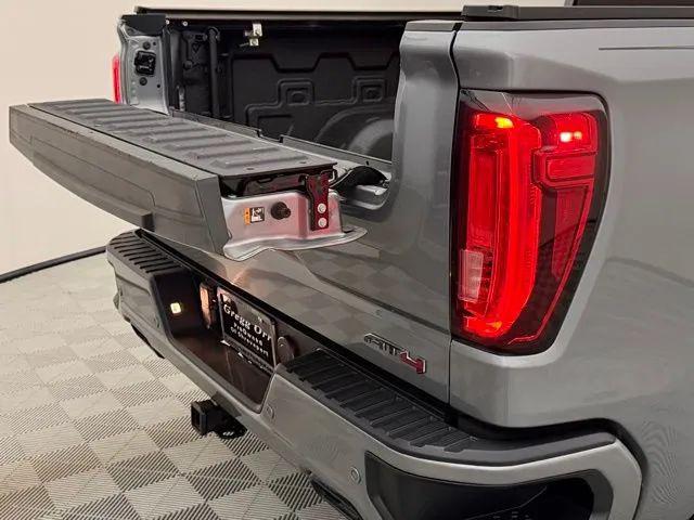 2025 GMC Sierra 1500 4WD Crew Cab Short Box AT4