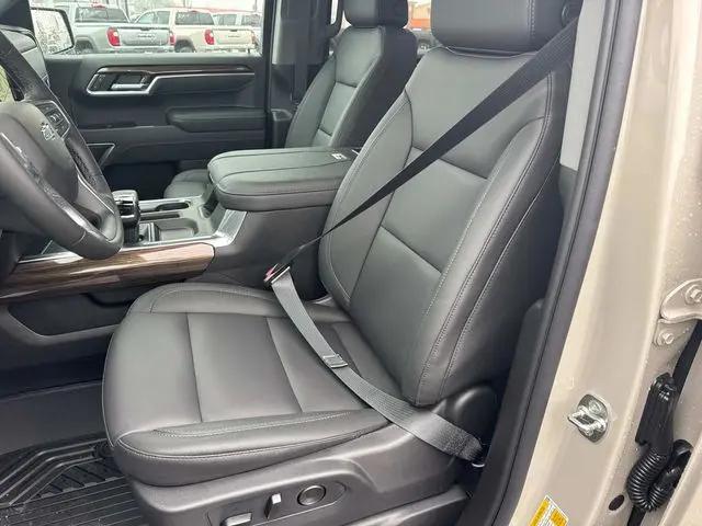 2026 Chevrolet Silverado 1500 4WD Crew Cab Short Bed RST