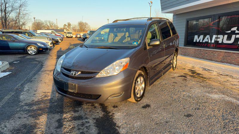 2010 Toyota Sienna LE for sale in East Brunswick, NJ