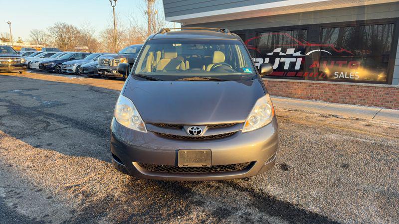 2010 Toyota Sienna LE