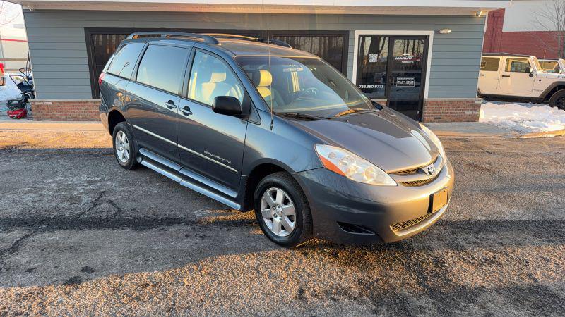 2010 Toyota Sienna LE
