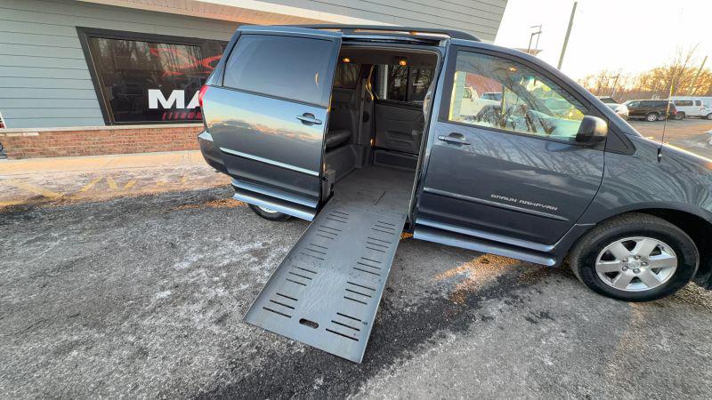 2010 Toyota Sienna LE