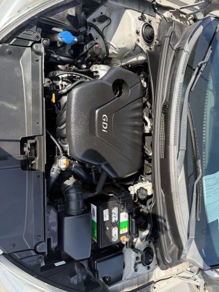 2013 Hyundai Veloster Base w/Black